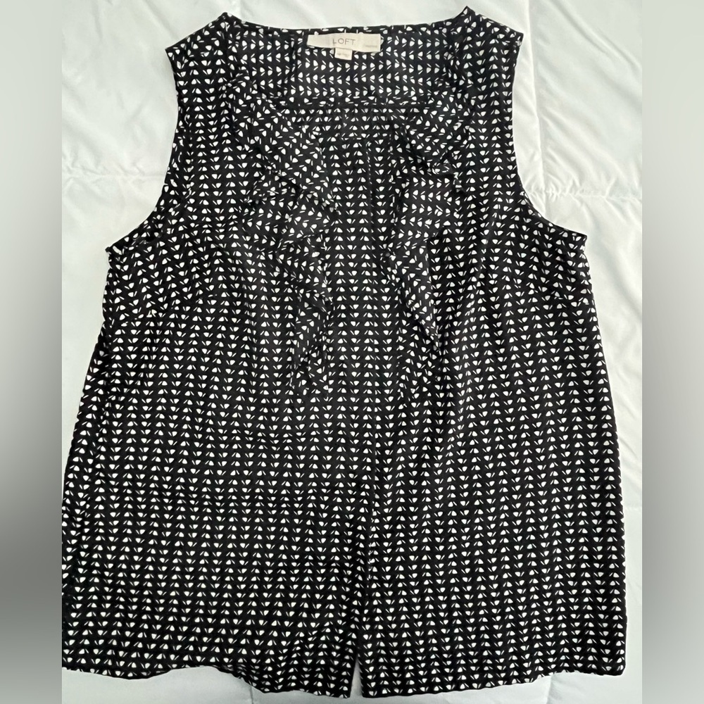Loft Sleeveless Ruffled Top. Size MP. Like New